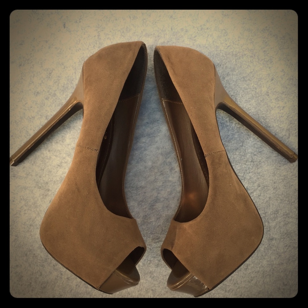 Platform peekaboo heels / spikes
